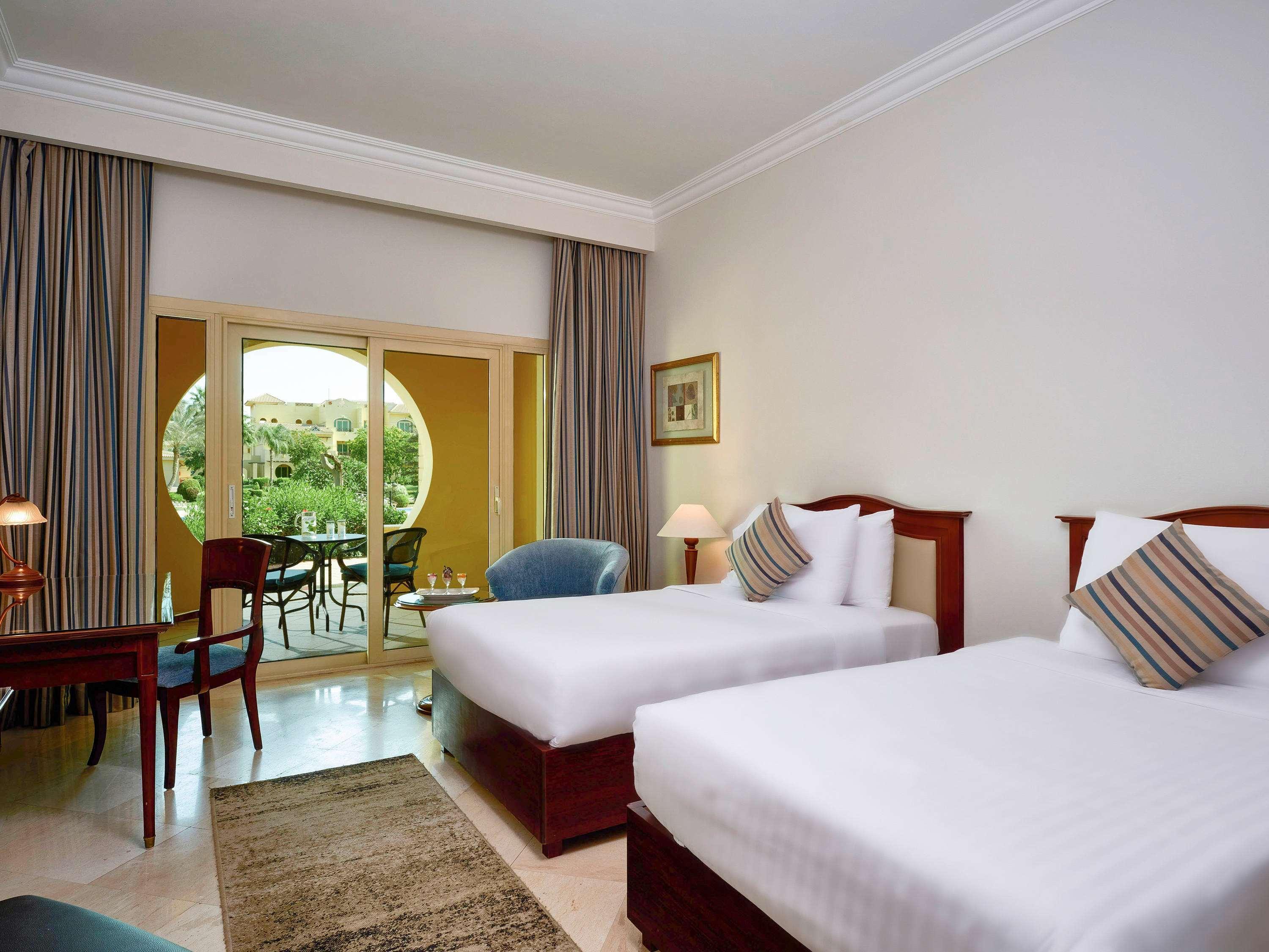 Moevenpick Hotel Cairo - Media City Giza Zewnętrze zdjęcie A room at the hotel