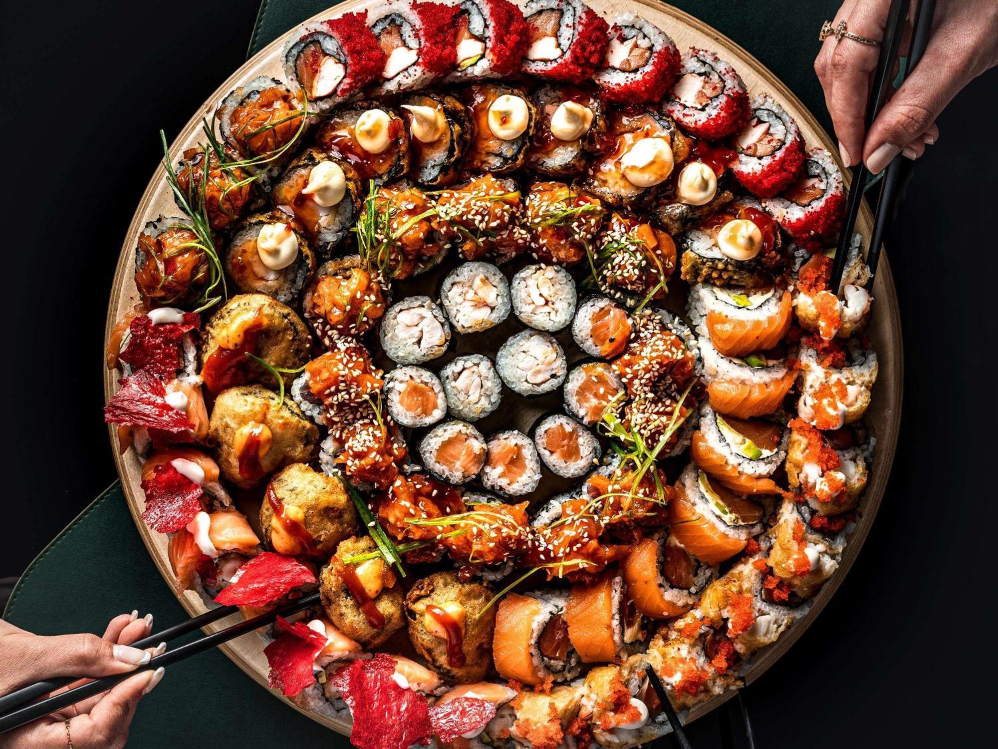 Moevenpick Hotel Cairo - Media City Giza Zewnętrze zdjęcie Sushi pizza